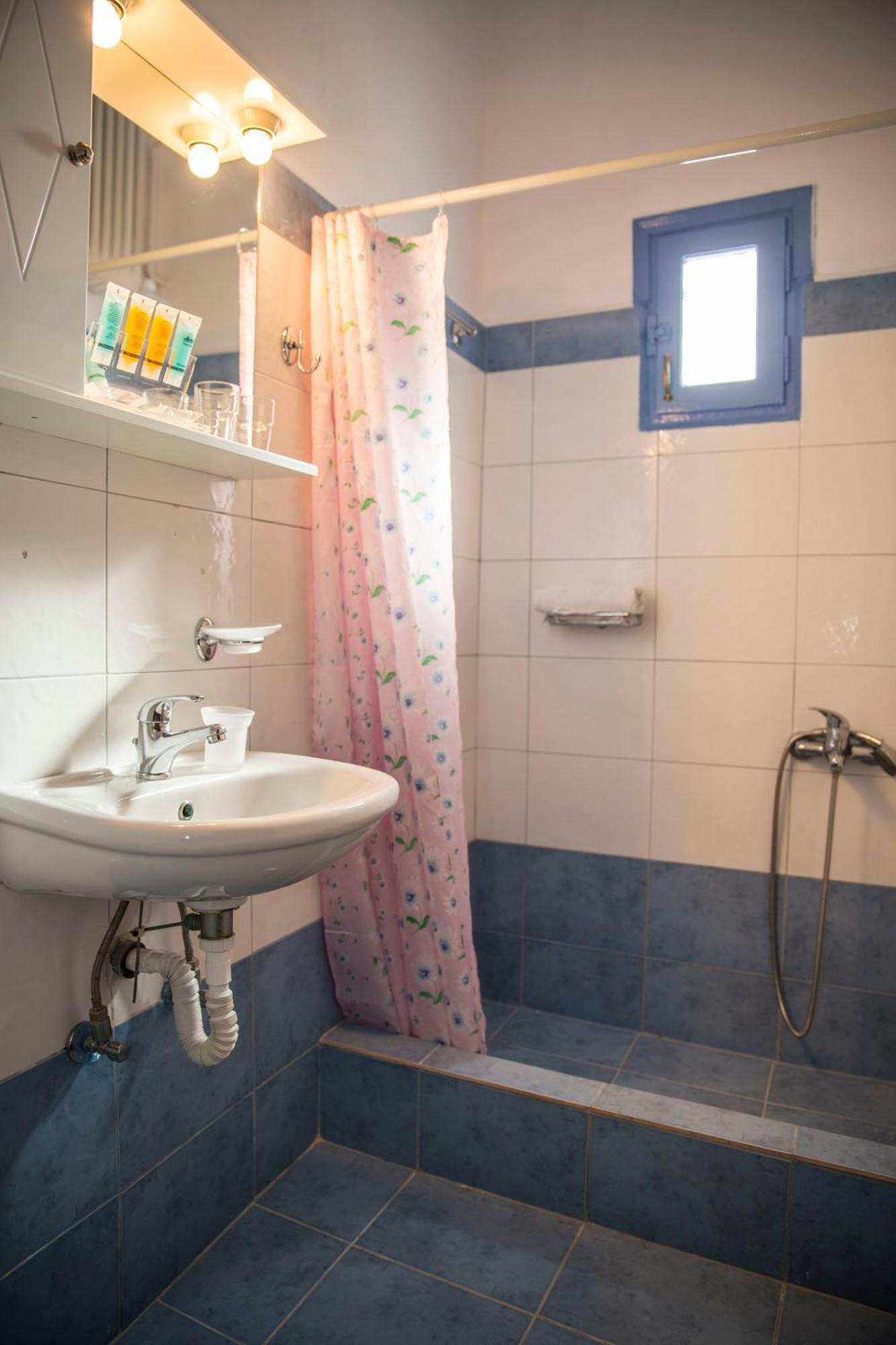 Togias Hotel Aegina 외부 사진