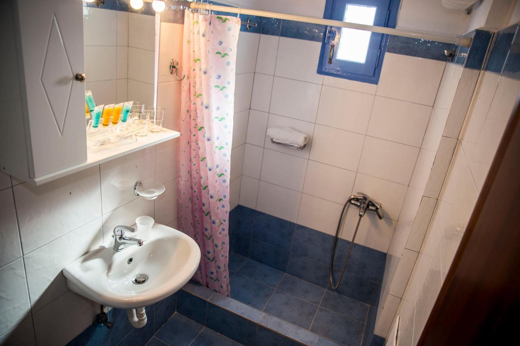 Togias Hotel Aegina 외부 사진